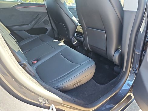 Used 2026 Tesla Model Y 2WD image 11