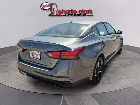 Used 2023 Nissan Altima 2.5 SR AWD/4WD image 6