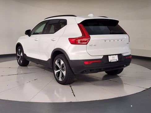 Certified 2026 Volvo XC40 B5 Plus AWD/4WD image 6