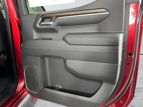 Used 2023 Chevrolet Silverado 1500 RST AWD/4WD image 9