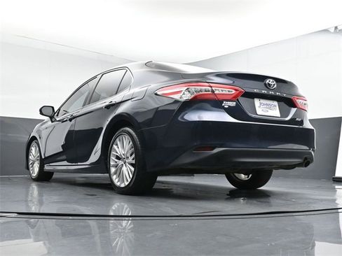 Used 2018 Toyota Camry L image 26