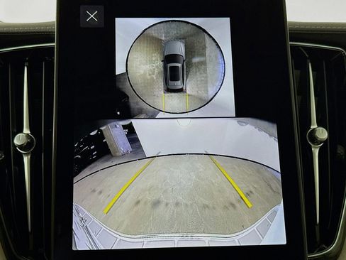 New 2026 Volvo XC60 T8 Ultra w/ Protection Package Premier image 13