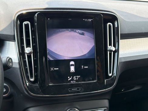 Used 2019 Volvo XC40 T5 Momentum AWD/4WD image 16