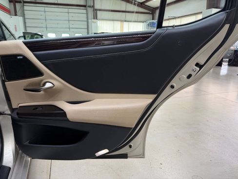 Used 2019 Lexus ES 350 w/ Accessory Package 2 FWD image 14