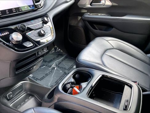 Used 2023 Chrysler Pacifica Touring-L w/ S Appearance Package FWD image 18