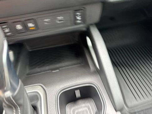 Used 2024 Nissan Frontier SV w/ SV Convenience Package AWD/4WD image 22