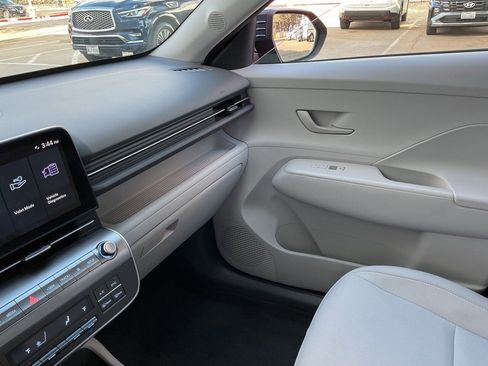 Used 2025 Hyundai Kona SEL image 37