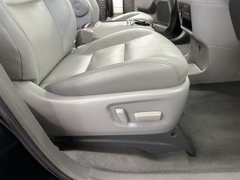 Used 2019 Toyota Sienna XLE FWD image 30