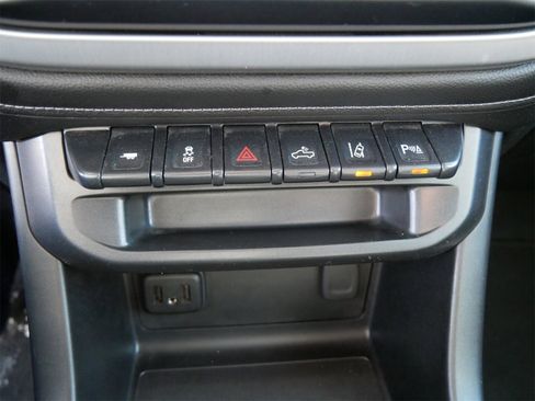 Used 2020 GMC Canyon SLE w/ Driver Alert Package image 18