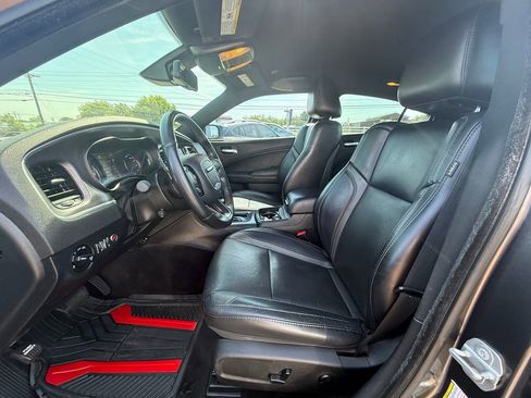Used 2017 Dodge Charger R/T w/ Premium Group RWD image 12