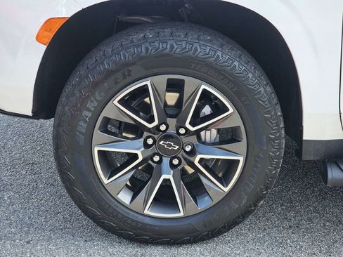 Used 2024 Chevrolet Tahoe Z71 w/ Z71 Off-Road Package AWD/4WD image 12