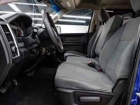 Used 2019 RAM 1500 Express w/ Express Value Package AWD/4WD image 3