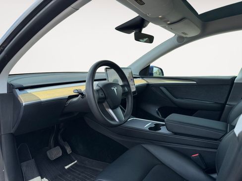Used 2023 Tesla Model Y Long Range AWD/4WD image 9