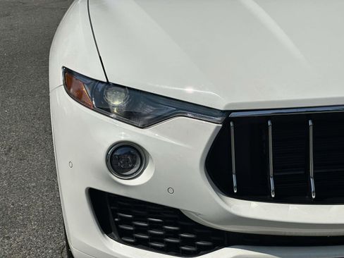 Used 2021 Maserati Levante image 9