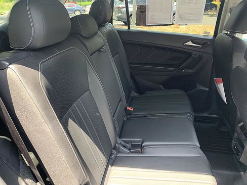 Used 2023 Volkswagen Tiguan SE FWD image 20