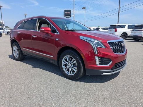 Used 2020 Cadillac XT5 Premium Luxury FWD image 2