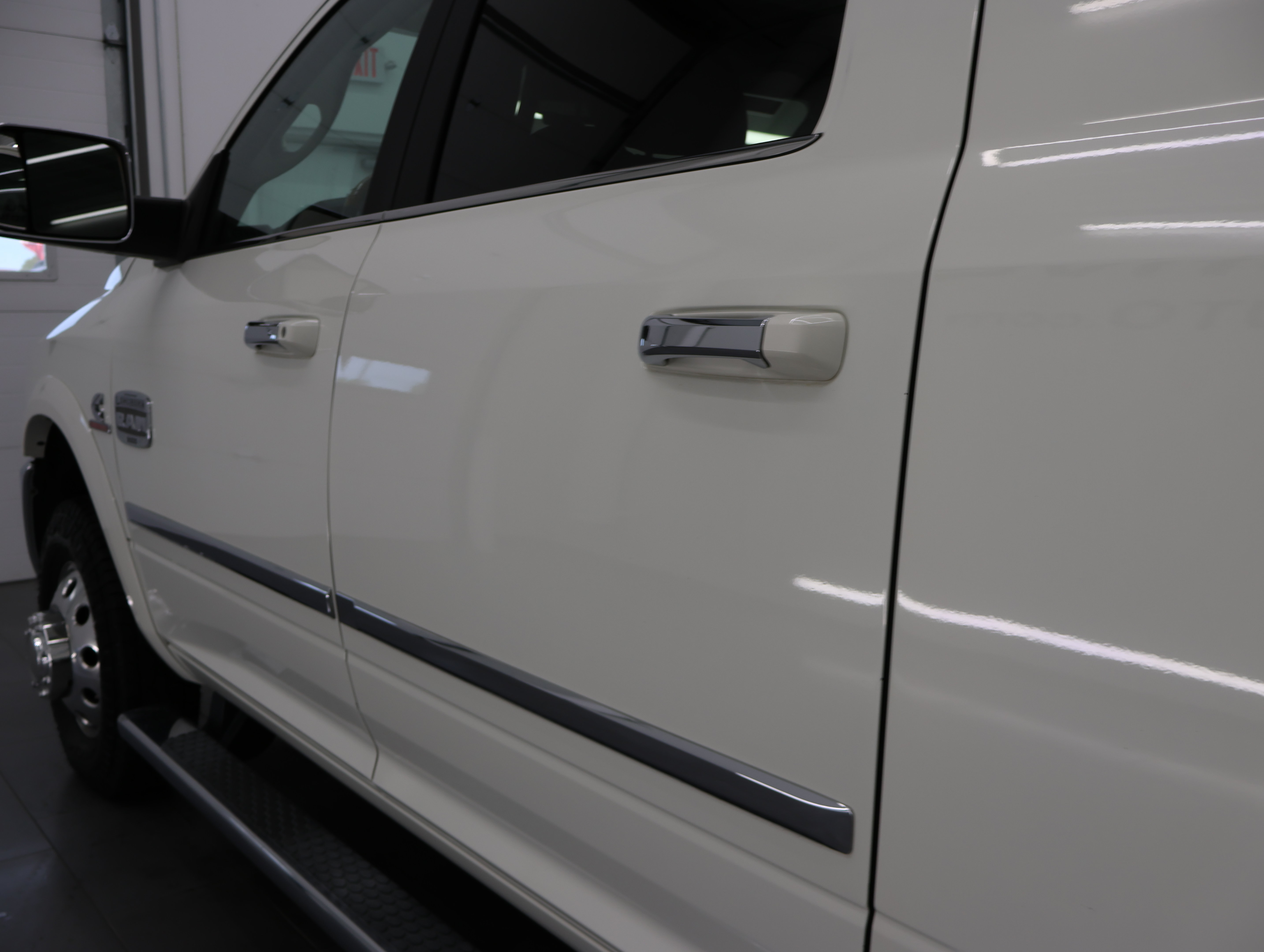 Used 2017 RAM 3500 Laramie Longhorn w/ Convenience Group AWD/4WD image 34