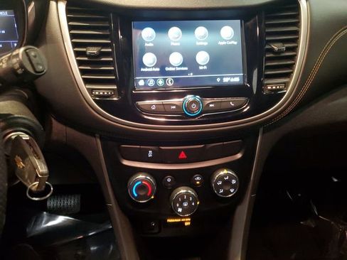 Used 2019 Chevrolet Trax LS AWD/4WD image 19