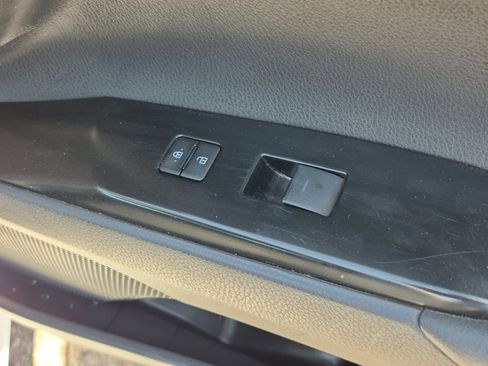 Used 2025 Toyota Camry SE FWD image 28