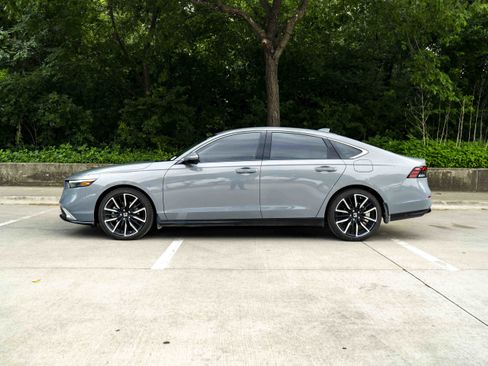Used 2025 Honda Accord Touring image 6