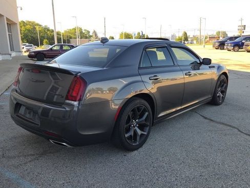 Used 2021 Chrysler 300 S w/ S Model Appearance Package RWD image 5