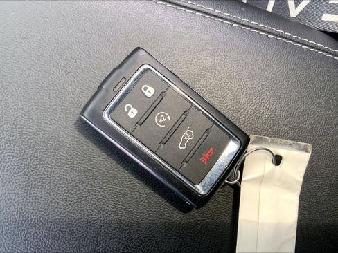 Certified 2025 Jeep Grand Cherokee Laredo X w/ Luxury Tech Group I AWD/4WD image 13