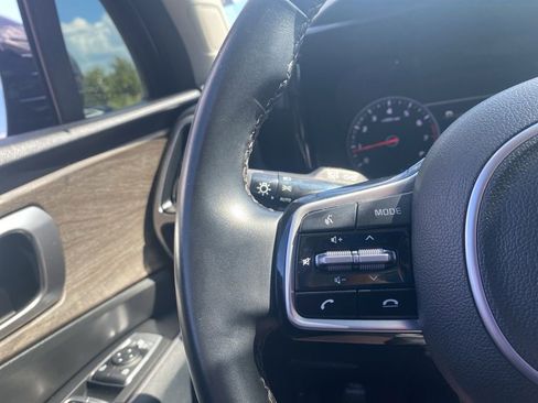 Used 2023 Kia Sorento S w/ Panoramic Sunroof Package AWD/4WD image 10