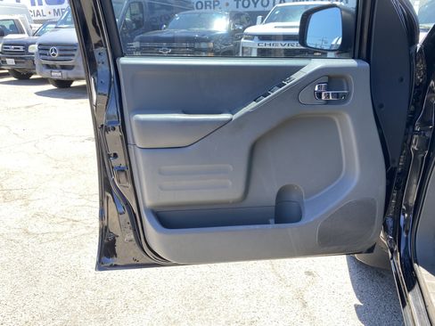 Used 2020 Nissan Frontier SV RWD image 15