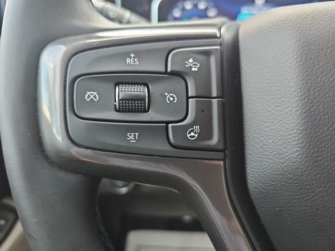Used 2025 Chevrolet Silverado 2500 ZR2 w/ Technology Package AWD/4WD image 17