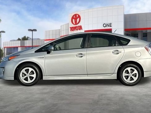 Used 2014 Toyota Prius Two image 8