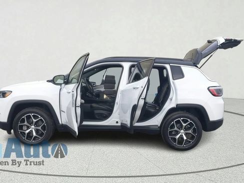 Used 2024 Jeep Compass Limited AWD/4WD image 13
