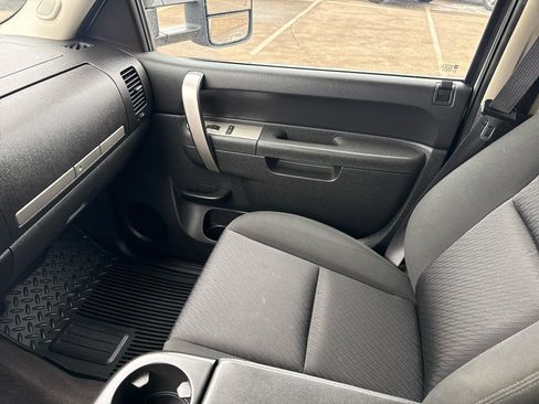 Used 2011 Chevrolet Silverado 3500 LT w/ Interior Plus Package image 25