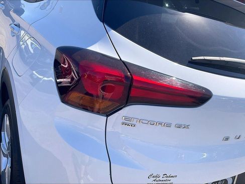 Used 2025 Buick Encore GX Preferred AWD/4WD image 29