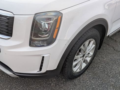 Used 2022 Kia Telluride LX image 11