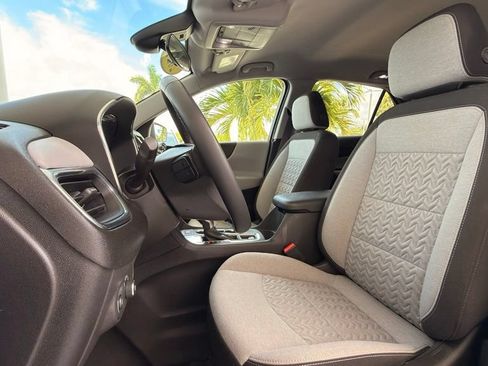 Used 2024 Chevrolet Equinox LT FWD image 4