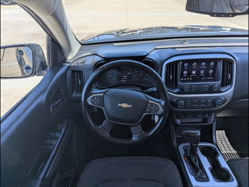 Used 2019 Chevrolet Colorado LT image 3