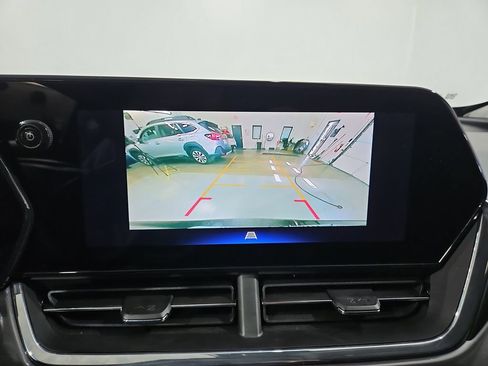 Used 2025 Chevrolet Trax ACTIV image 20