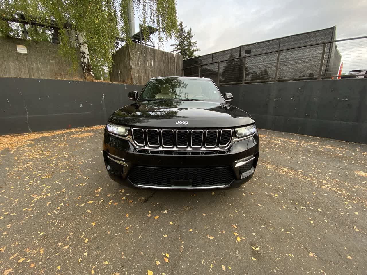 Used 2024 Jeep Grand Cherokee Limited 4xe AWD/4WD image 9