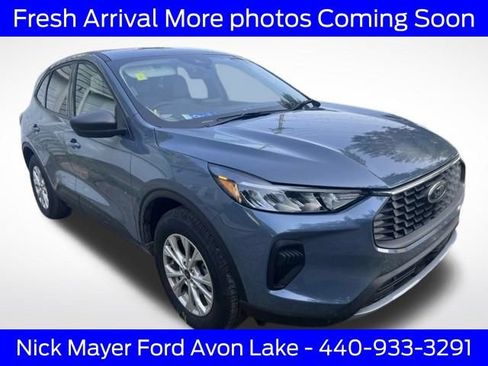 Used 2025 Ford Escape Active w/ Cold Weather Package AWD/4WD image 1