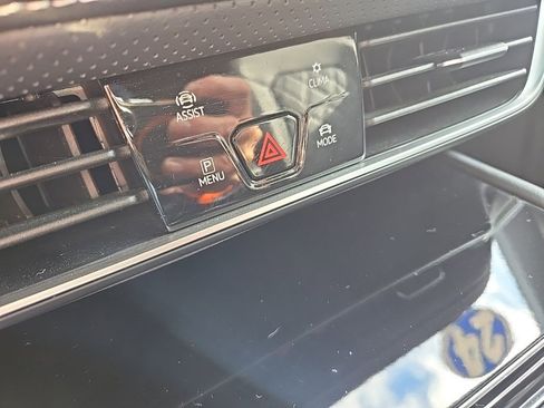 Used 2024 Volkswagen Atlas Cross Sport SEL Premium R-Line image 23