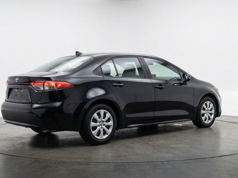 Used 2025 Toyota Corolla LE image 9
