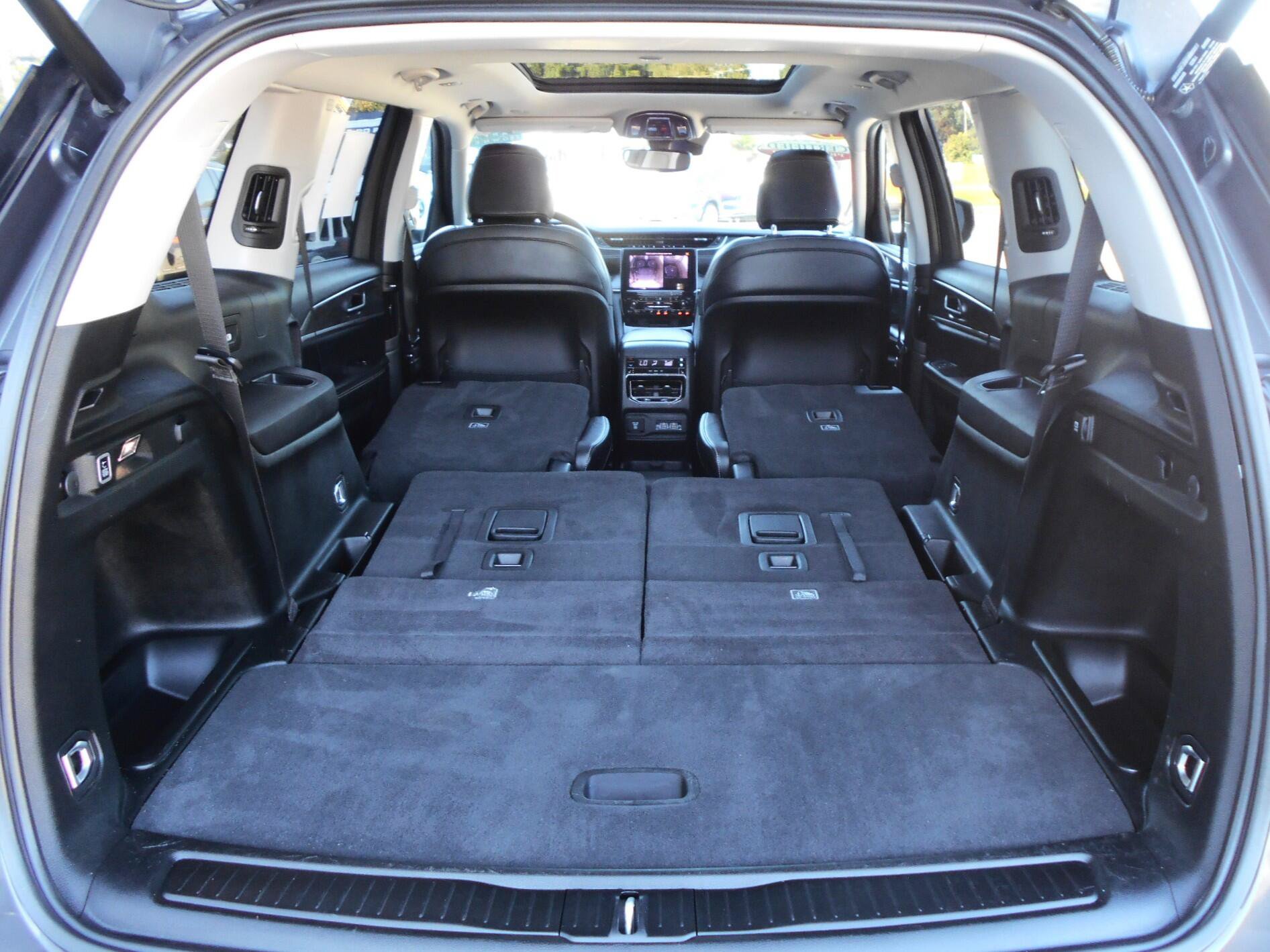 Certified 2023 Jeep Grand Cherokee L Limited AWD/4WD image 23