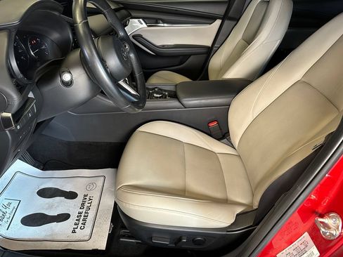 Used 2019 MAZDA MAZDA3 Hatchback w/ Preferred Package FWD image 20