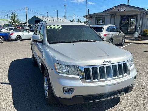 Used 2011 Jeep Grand Cherokee Laredo AWD/4WD image 1