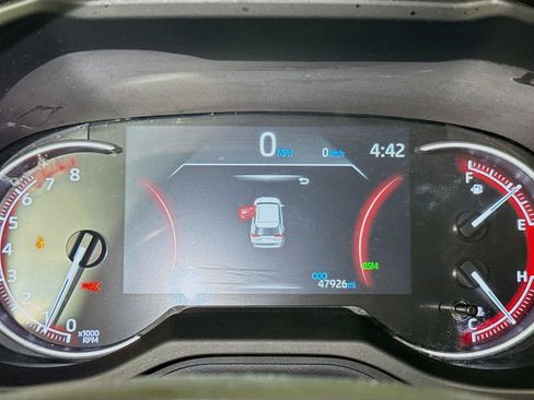 Used 2025 Toyota RAV4 XLE FWD image 10