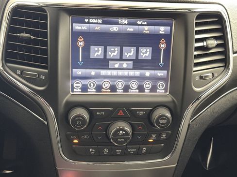 Used 2018 Jeep Grand Cherokee Limited image 21