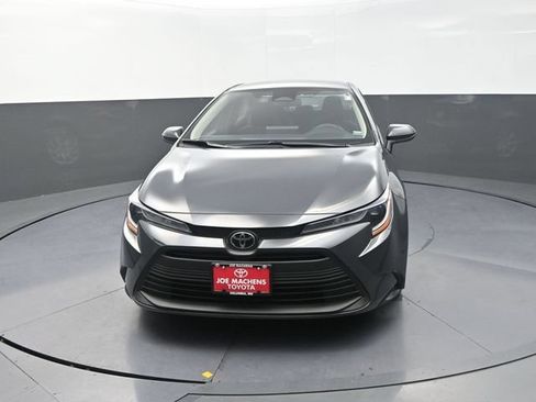 Used 2024 Toyota Corolla LE FWD image 2