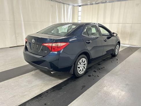 Used 2018 Toyota Corolla LE image 2