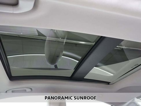 Used 2017 Mercedes-Benz E 400 Coupe w/ Premium 1 Package image 4