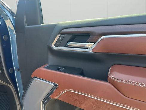 New 2026 GMC Sierra 2500 Denali Ultimate w/ LPO, Black Badging Package AWD/4WD image 16